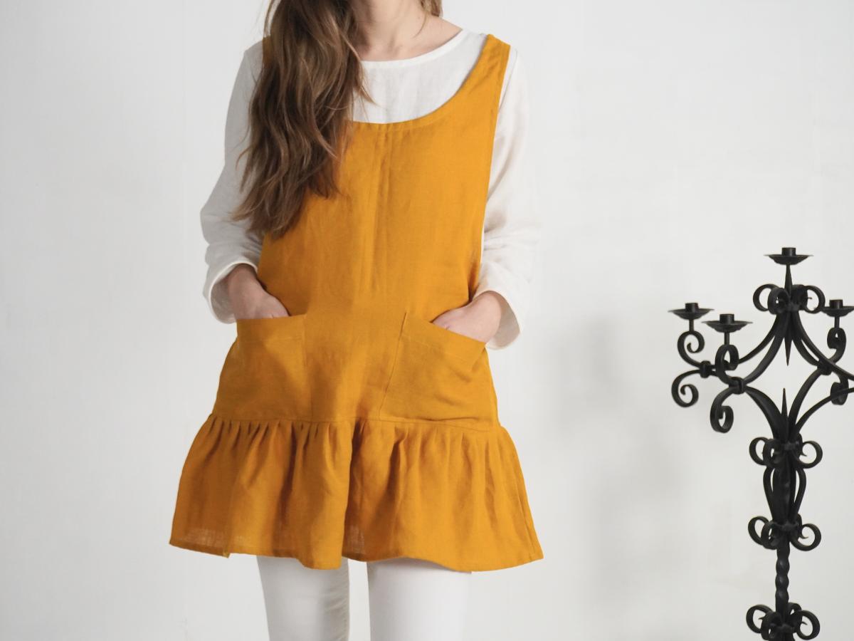Robe tablier courte en lin à volant IGUACU