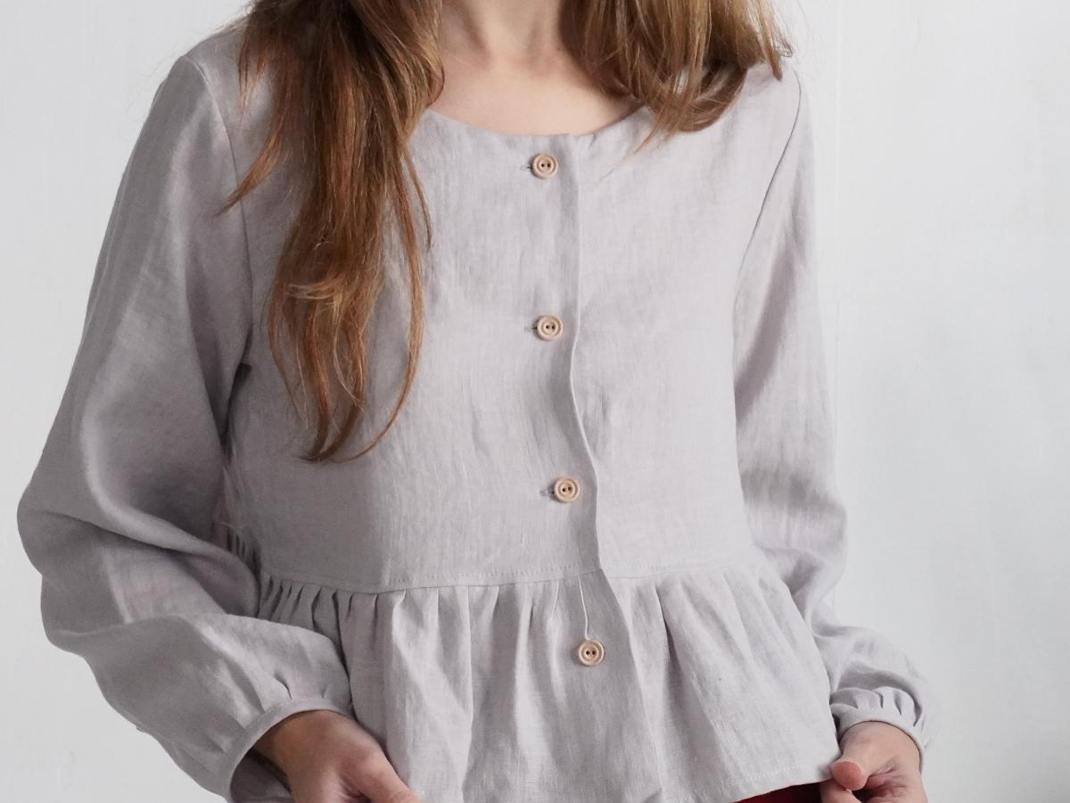 Blouse courte en lin, boutons et volant NARVA