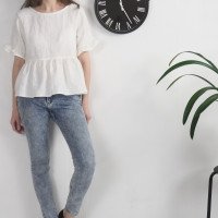Blouse courte en lin à volants RIO