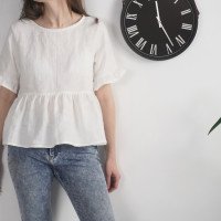 Blouse courte en lin à volants RIO