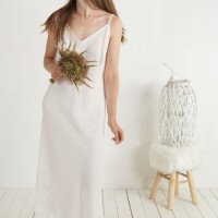 Robe de mariée longue en lin à dos en V YAMUNA