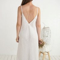 Robe de mariée longue en lin à dos en V YAMUNA