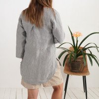 Blouse de grossesse et d’allaitement en lin boutonnée à dos allongé DARYA