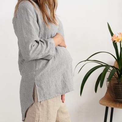 Blouse de grossesse et d’allaitement en lin boutonnée à dos allongé DARYA