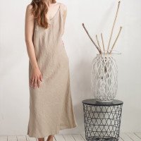 Chemise de nuit longue en lin à dos en V YAMUNA