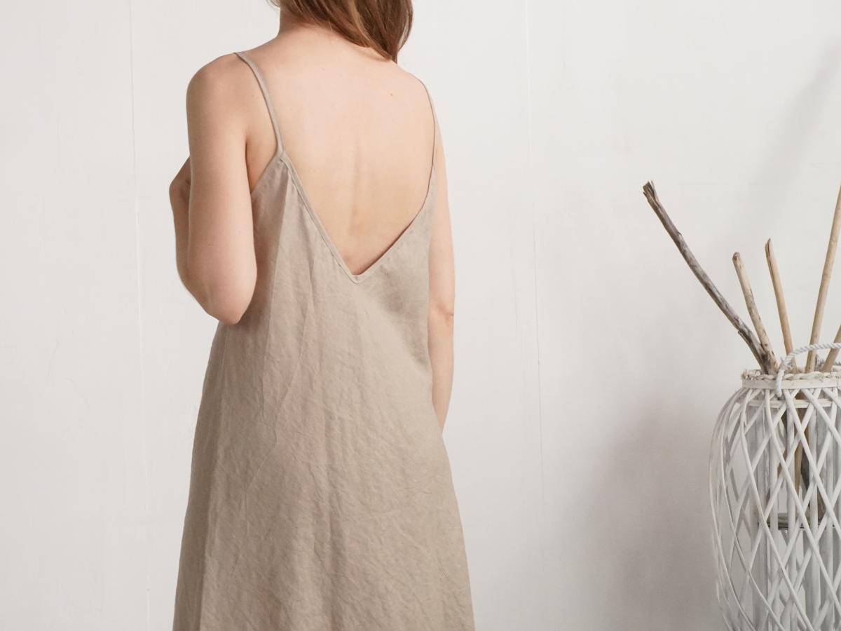 Chemise de nuit longue en lin à dos en V YAMUNA