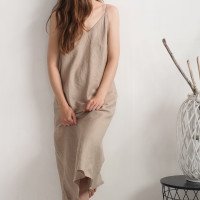 Chemise de nuit longue en lin à dos en V YAMUNA