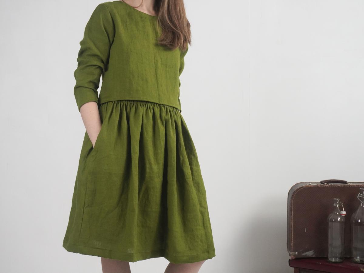 Ensemble en lin GODAVARI et MAGDALENA, blouse courte et jupe