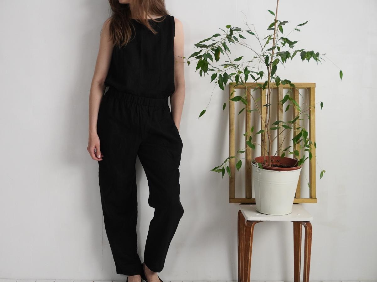 Ensemble en lin KASAI et THAMES, haut et pantalon fuselé