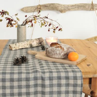 Chemin de table rustique en lin pour les fêtes