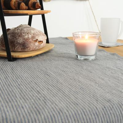 Chemin de table moderne en lin