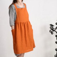 Tablier en lin à dos croisé et jupe à volants