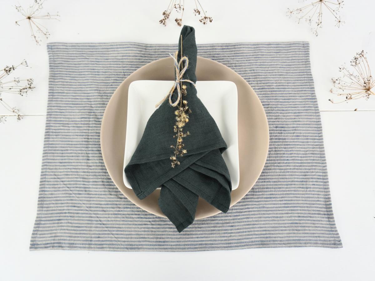 Serviettes de table en lin confectionnées à la main