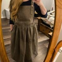 Photo de Robe salopette longue en lin à dos croisé PLATTE partagée par Rachel