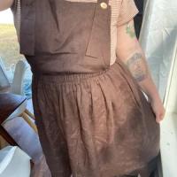 Photo de Robe salopette midi en lin à dos croisé LOMAMI partagée par Kaitie