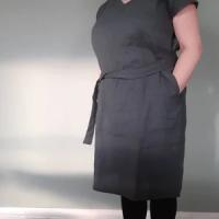Photo de Robe en lin à col V et ceinture DARLING partagée par Pernilla