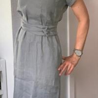 Photo de Robe en lin à col V et ceinture DARLING partagée par StefanieZ