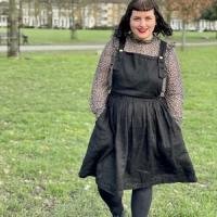 Photo de Robe salopette midi en lin à dos croisé LOMAMI partagée par Michelle