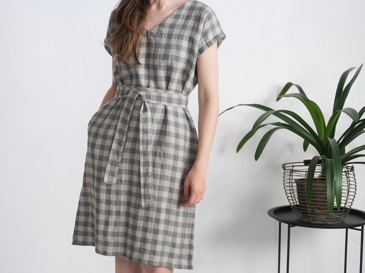 Robe en lin à col V et ceinture DARLING